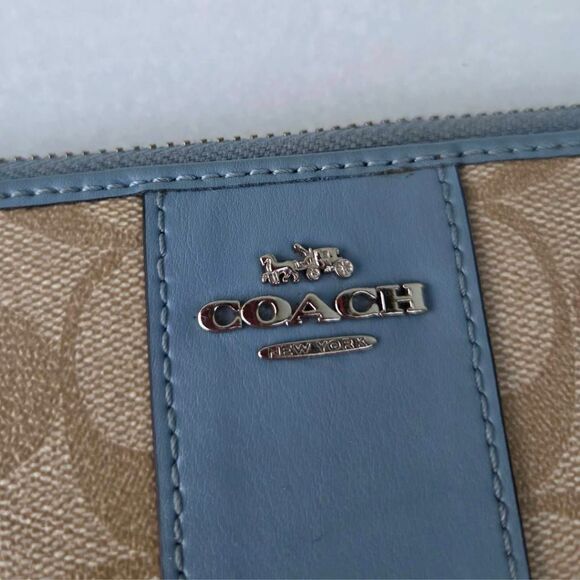 Coach Signature Canvas Long Accordion Zip Wallet in Cream/Blue. - Picture 3 of 7